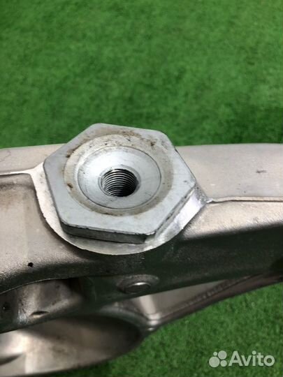 Рычаг подвески нижний задний левый Mercedes-Benz