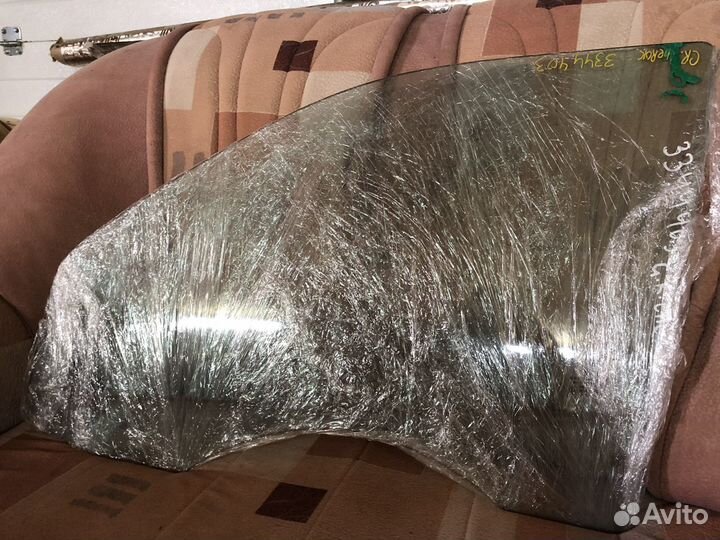 Передние стекла Jeep Grand Cherokee