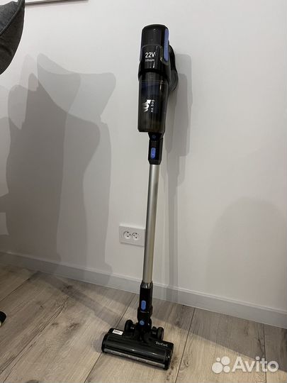 Ручной вертикальный пылесос с подсвет.Tefal 22v