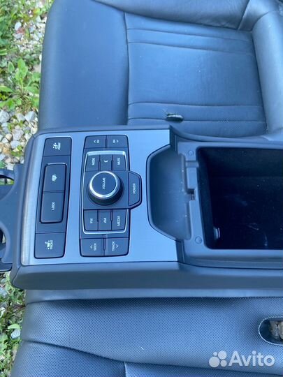 Заднее сиденье Genesis G80