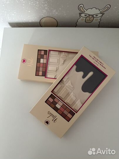 Новая Палитра теней Revolution из Англии