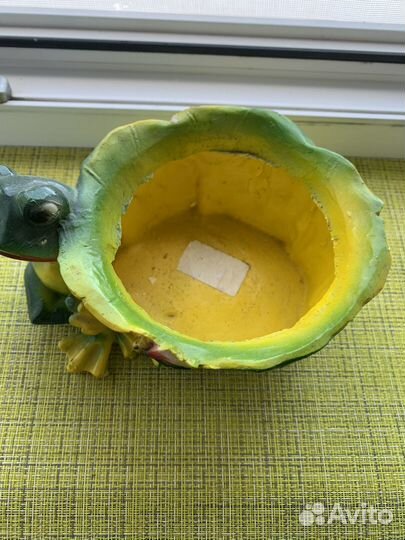 Кашпо с лягушкой для цветов керамика