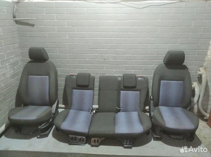 Сиденья комплект Ford Fusion хетчбек 1 2006