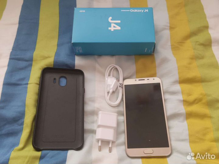 Телефон Samsung j4