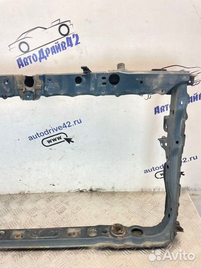 Рамка радиатора (телевизор) Toyota Corolla ZRE151L