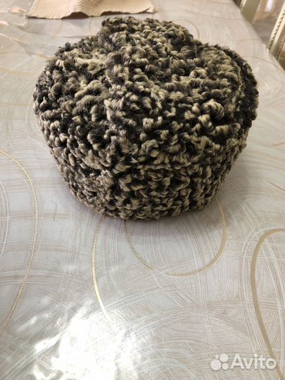 Каракулевая шапка