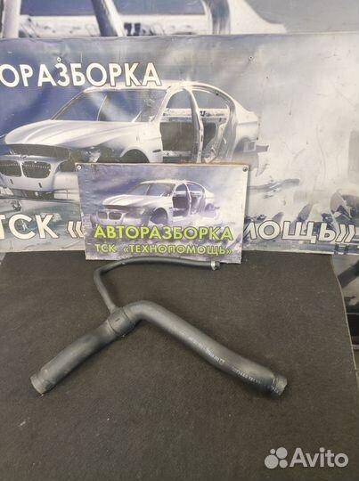 Верхний патрубок охлаждения Audi 100 C4