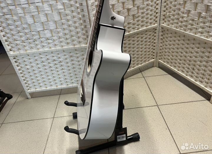 Гитара + комплект для начинающих