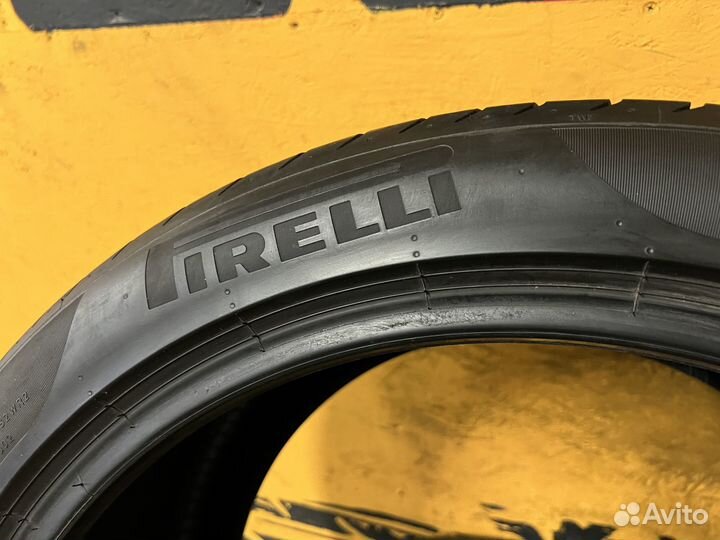 Pirelli P Zero PZ4 315/35 R21