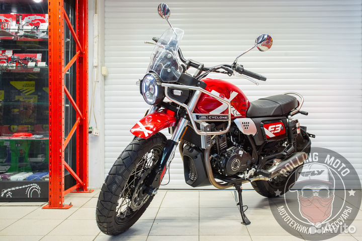 Дорожный мотоцикл Cyclone RE3 Scrambler red новый