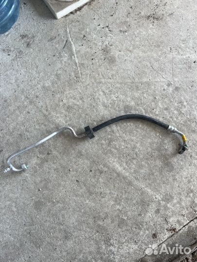 Трубка кондиционера Hyundai Santa-Fe 2.7л G6EA