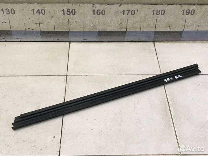 Уплотнитель (внутри) Octavia (A5 1Z) 2004-2013