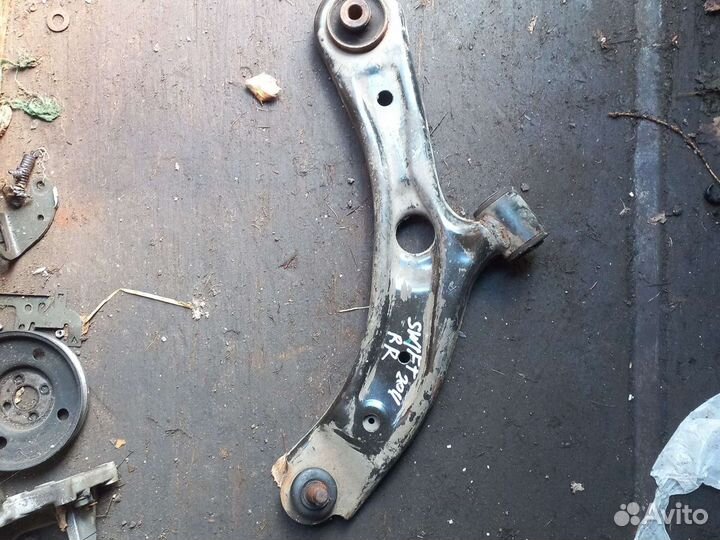 Сузуки свифт 2011-2015 правый рычаг