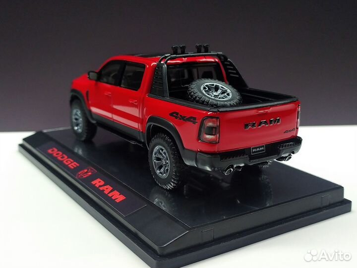 1:43 Dodge RAM 4x4