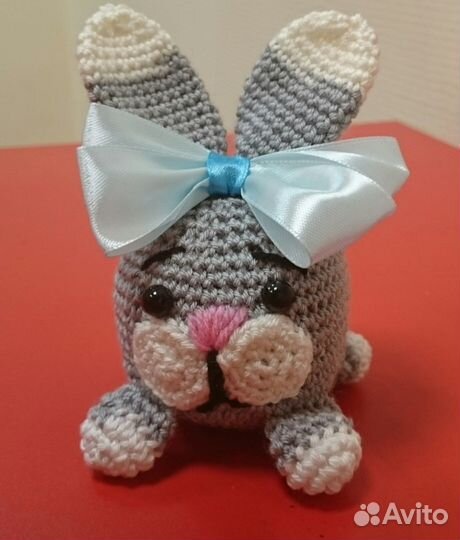 Вязаные игрушки ручной работы котик и зайка