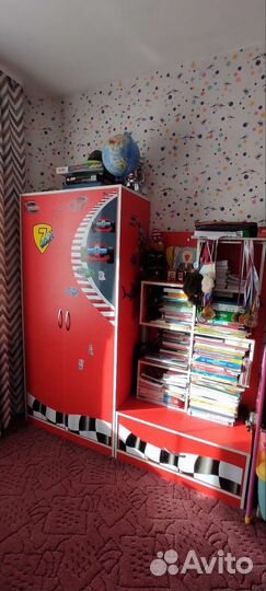 Компьютерный стол со шкафом,кроватью и камод бу