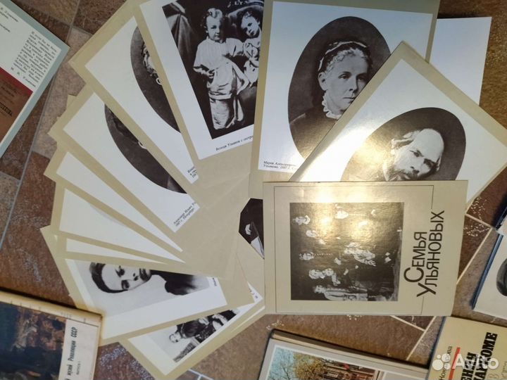 Сборка изданий, вырезки из газет, журналов, фото