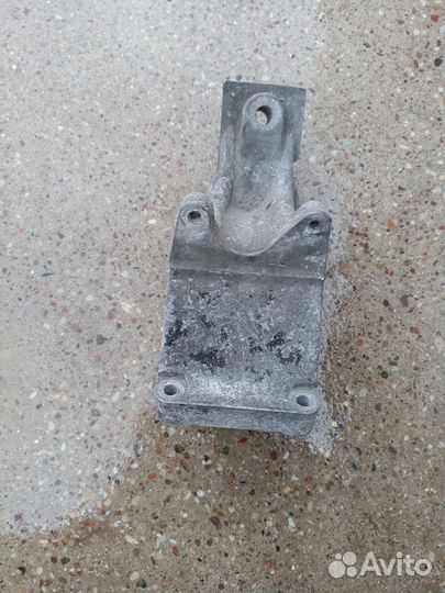 Mercedes ML 163 кронштейн двс левый