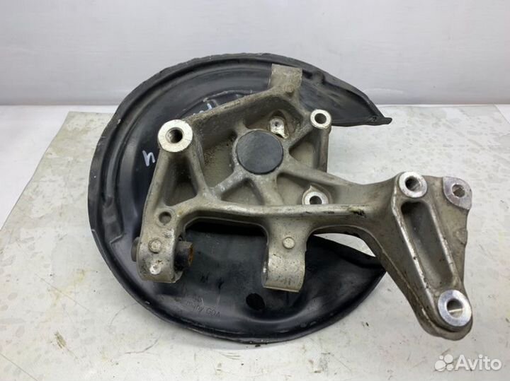 Кулак поворотный задний левый Volkswagen Passat Cc