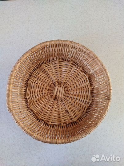 Корзинка плетенная