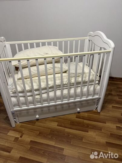 Детская кроватка