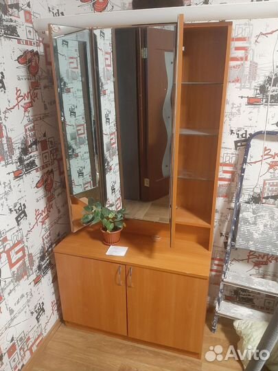 Трильяж с зеркалом