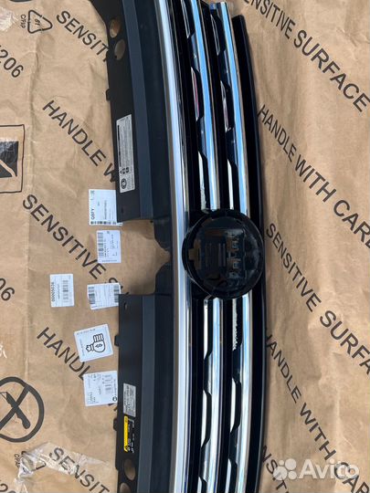 Решетка Радиатора tiguan 2