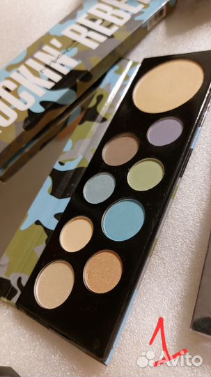 Два сета косметики