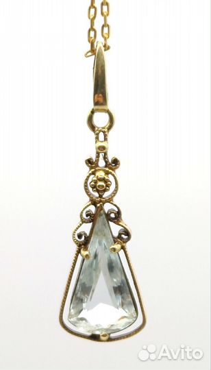 Старинный золотой кулон с топазом. Красота
