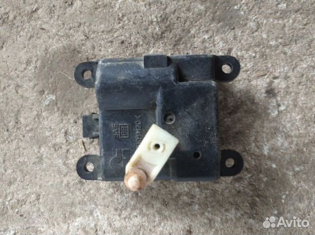 Сервопривод заслонки отопителя Nissan Primera P12E