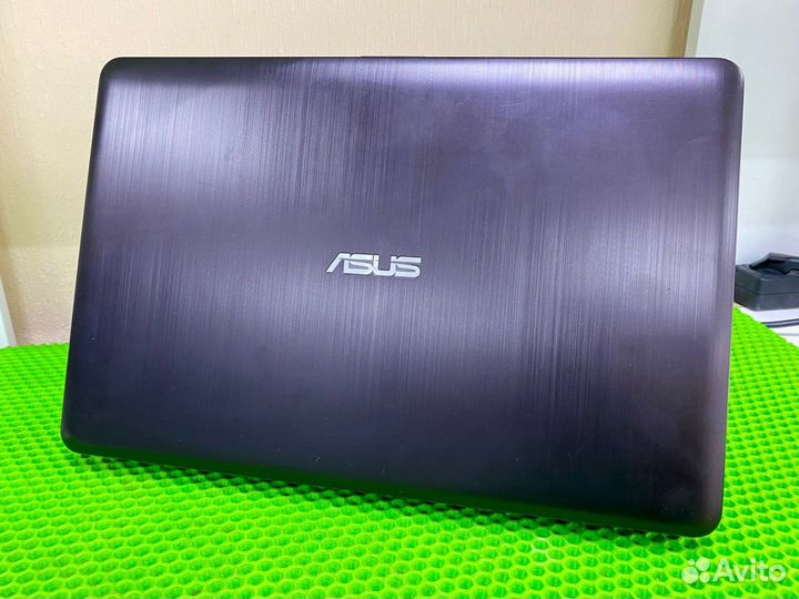 Игровой ноутбук Asus (Core i3/SSD 256Gb/GeForce 92