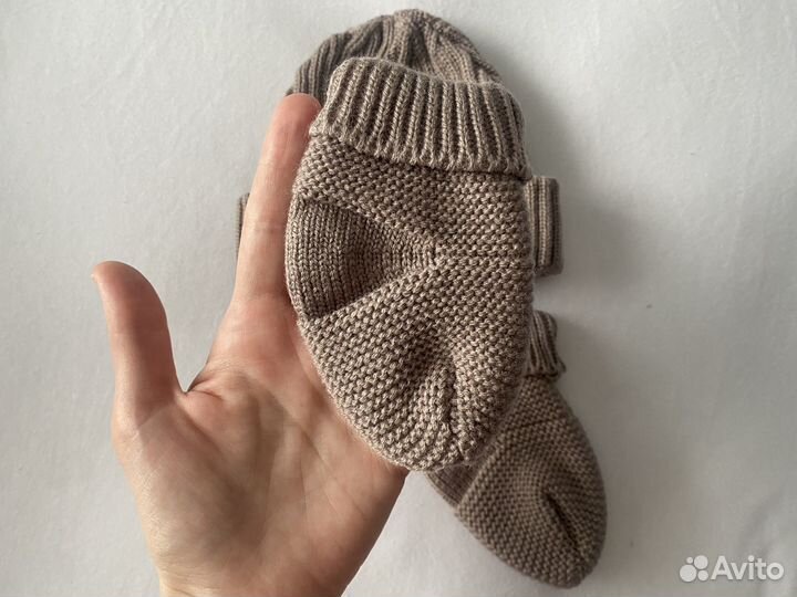 Шапочка и носочки комплект