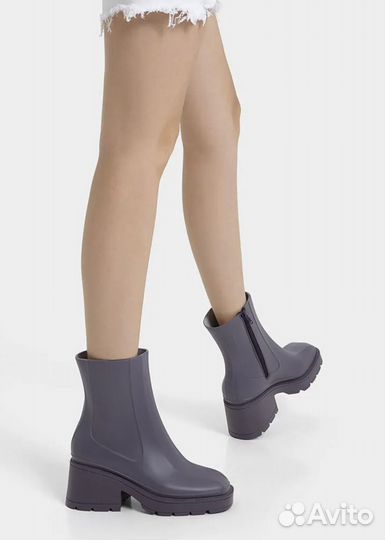 Bershka резиновые ботильоны с квадратным носом