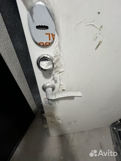 Продам входную дверь бу