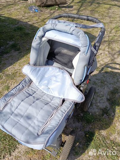 Прогулочная коляска