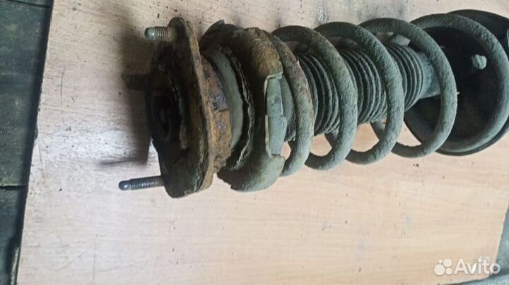 Стойка задняя левая Mazda 626 GE FS 2.0