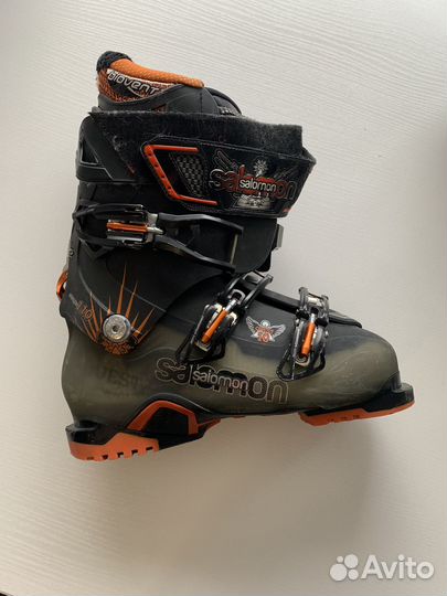 Спортивные ботинки