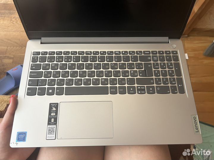 Ноутбук lenovo