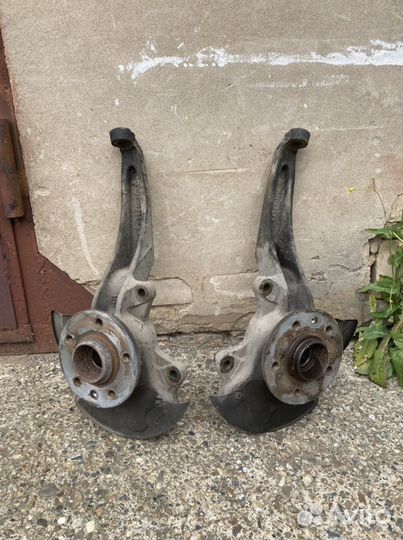 Кулак правый Volkswagen Amarok