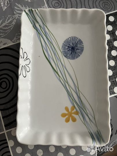 Фарфор посуда.пиялы и лоток