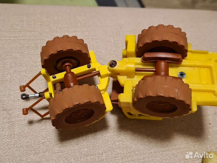 Трактор Кировец к 700 СССР 1:43 пластик