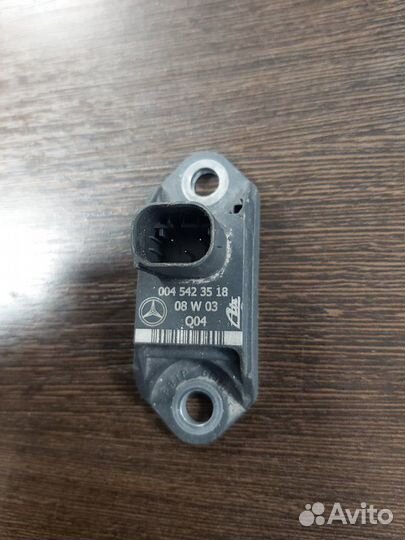 Датчик ускорения Mercedes S 500 4Matic W221 273