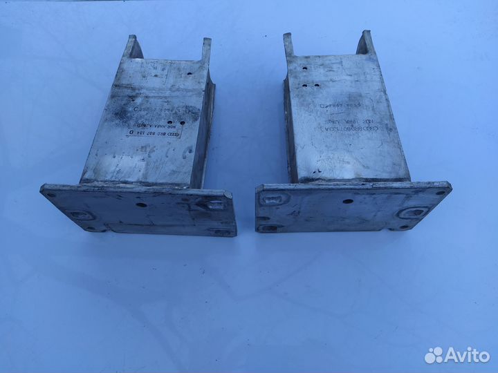 Кронштейн усилителя бампера Porsche Macan