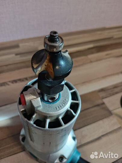 Фрезер makita rt0700cx2