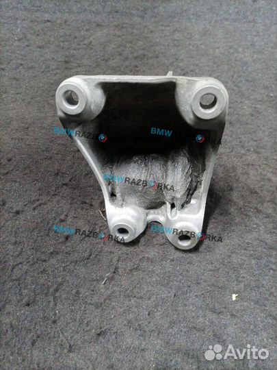 Кронштейн двигателя правый BMW 5 G30/G31 2017