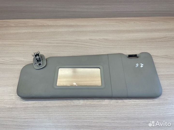 Козырек солнцезащитный правый Renault Logan