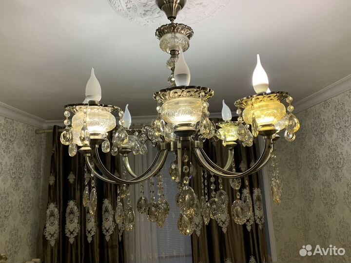 Люстра 8 ламп