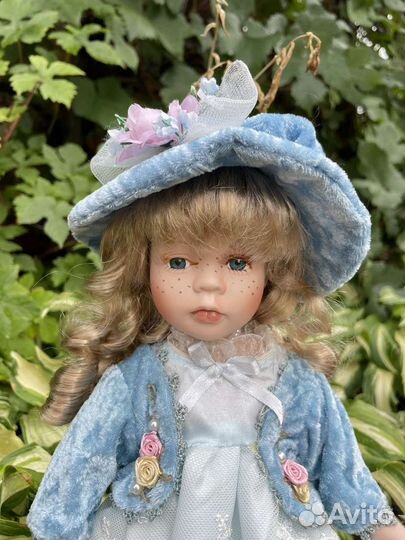 Куклы фарфоровые