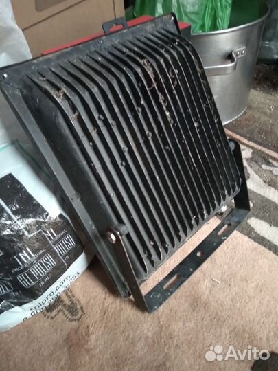 Светодиодный прожектор