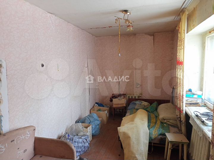 Комната 33 м² в 3-к., 1/2 эт.